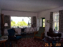 [Living room]